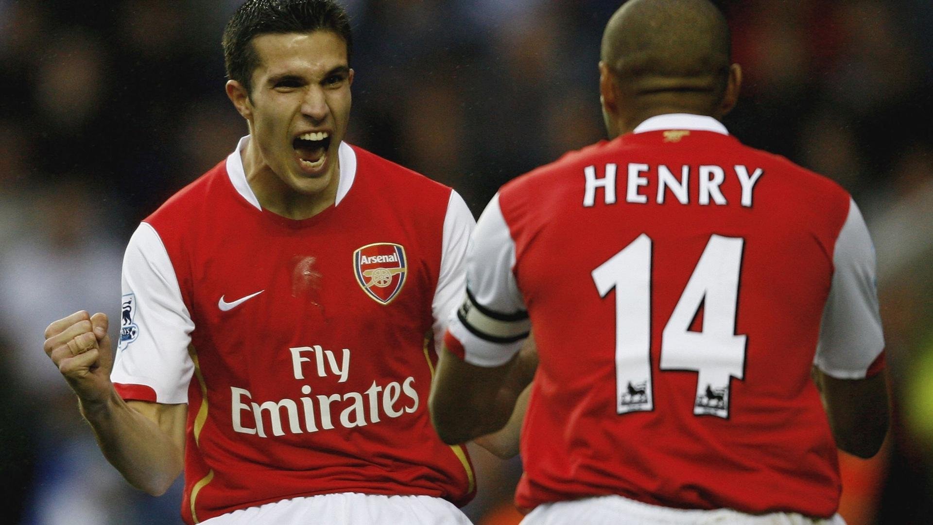 球队战术分析：高效控球与反击战术的辩证，控球技术